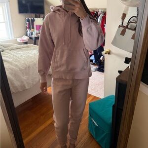 Aritzia TNA sweatsuit TOP&BOTTOMS